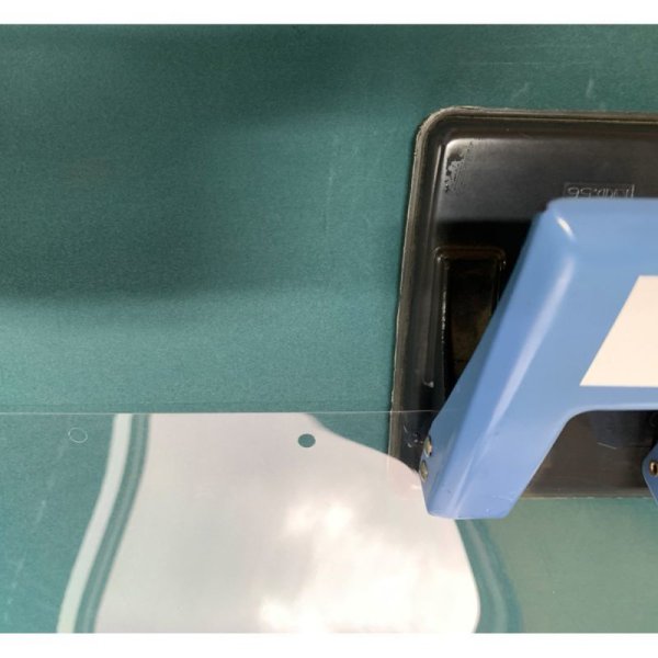 画像2: 飛沫防止シートフィルム 幅1mx長さ30mロール箱売 1m@330円 【ウィルス対策 ローコスト 使い捨て 透明 間仕切り パーテーション】 (2)